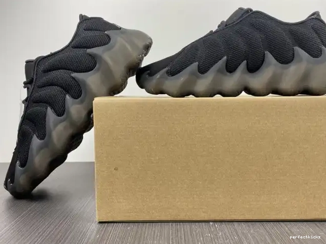 400 ADIDAS YEEZY H68032 0629